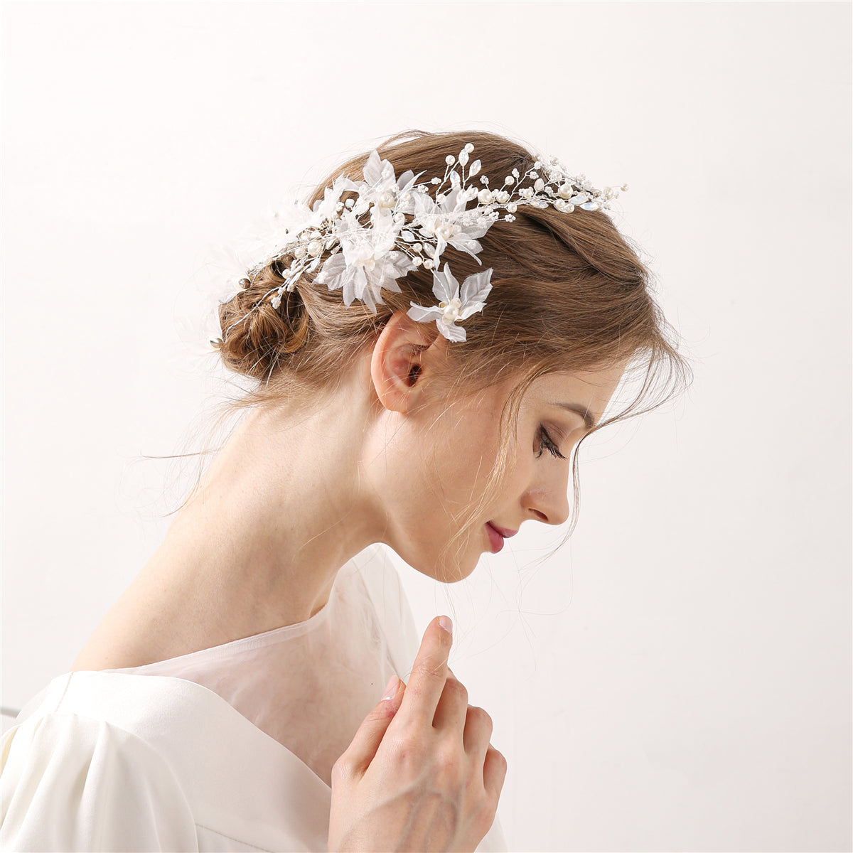 White Floral Feathers with Silver Rhinestones Bridal Headband